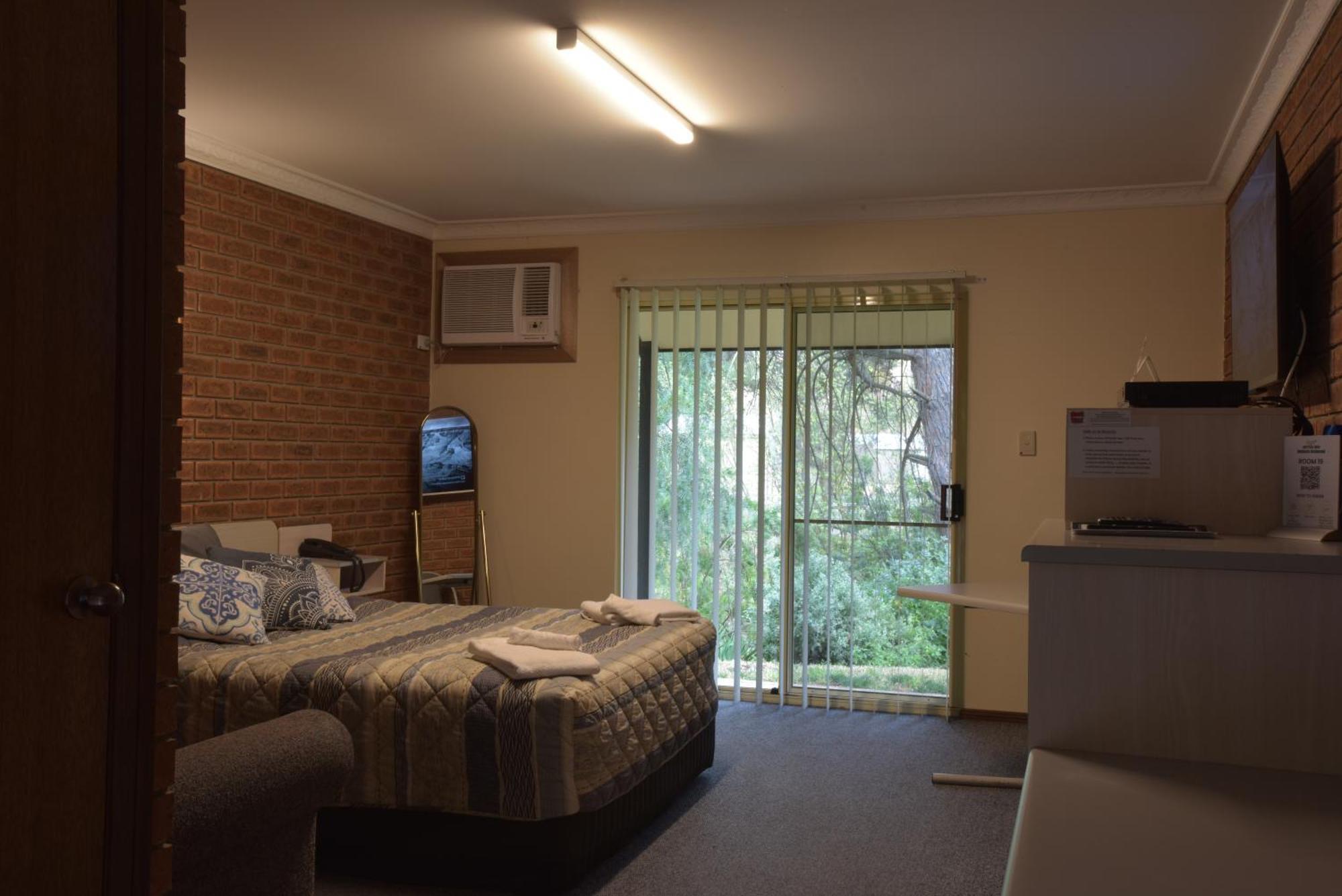Burra Motor Inn Экстерьер фото